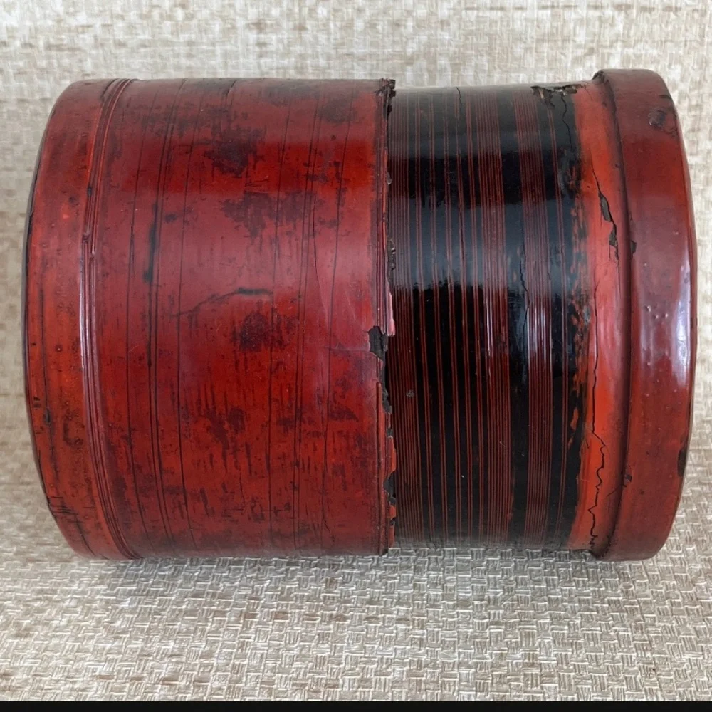 Antique lacquered betel